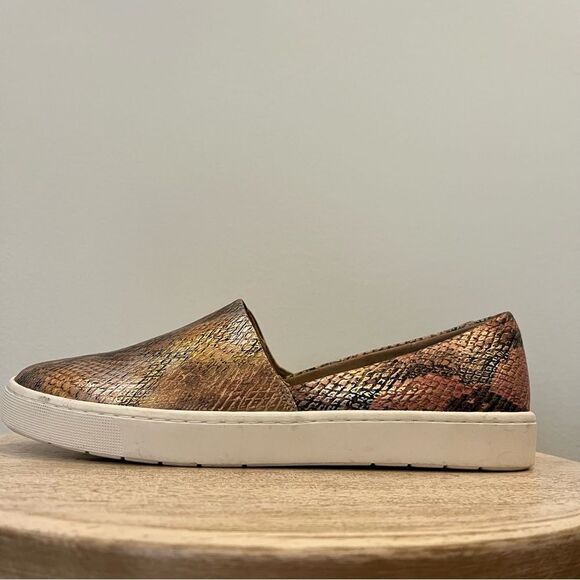 Bella Vita Bebe Slip On Sneakers Metallic Snake Print Size 8.5 - Picture 4 of 7